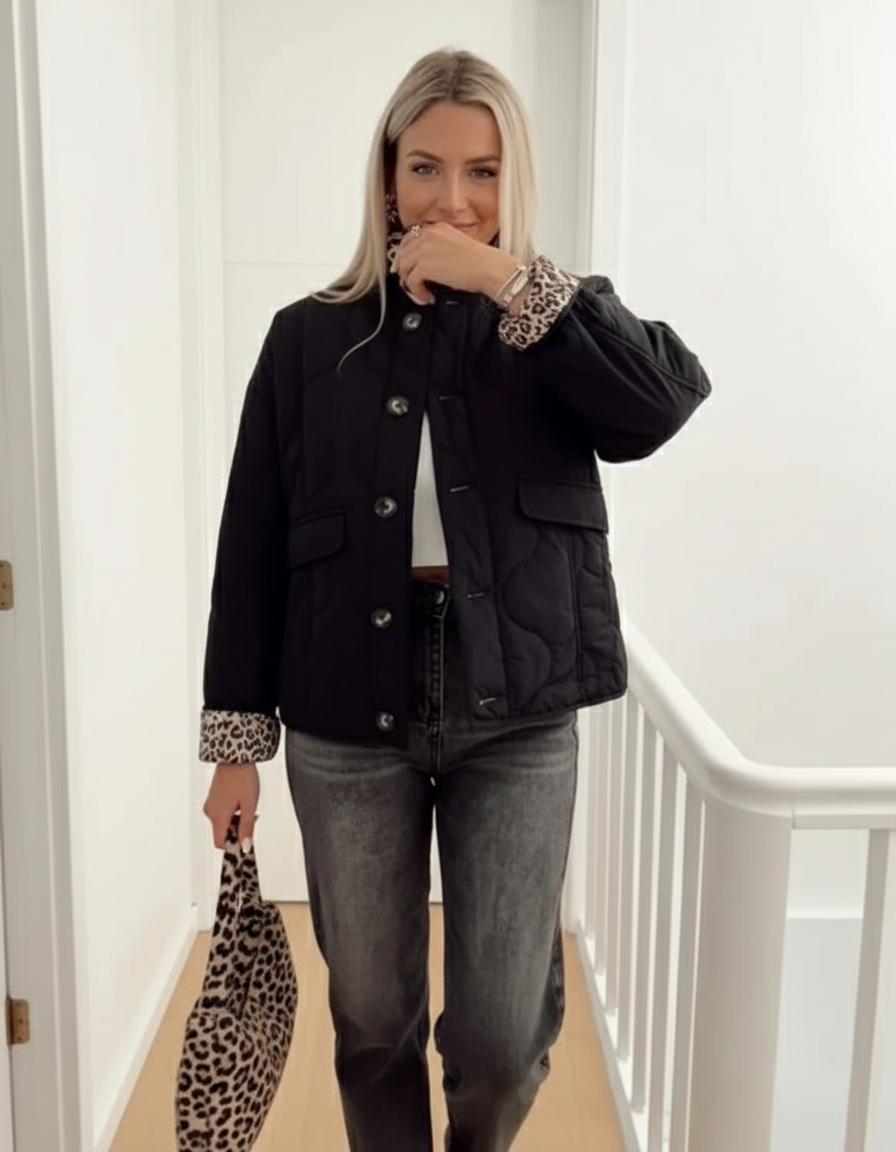 Gevoerde Jas – Leopard Voering – Knopenlijn